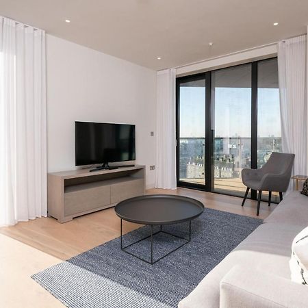 Modern Family Home Close To Victoria Station By Underthedoormat ロンドン エクステリア 写真