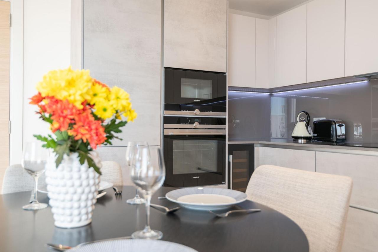 Modern Family Home Close To Victoria Station By Underthedoormat ロンドン エクステリア 写真