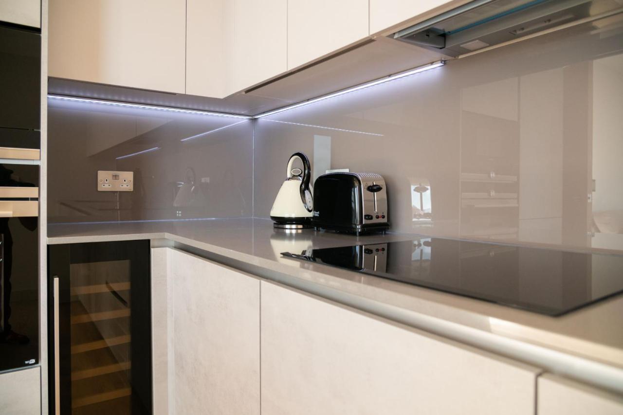 Modern Family Home Close To Victoria Station By Underthedoormat ロンドン エクステリア 写真